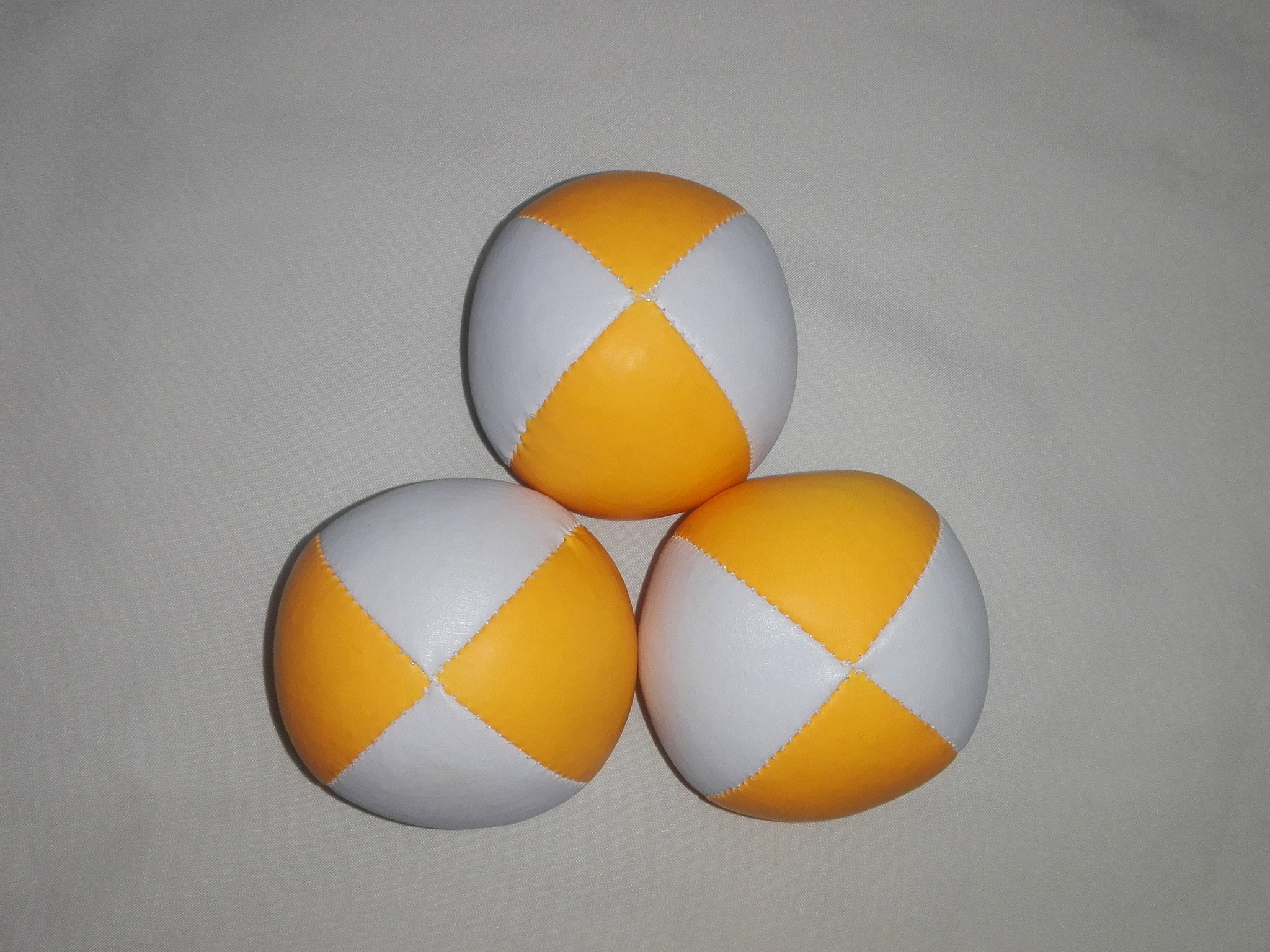 3-Pcs PAKA Juggling Balls 130g Vinyl Beanbag 4-Panel Orange/White