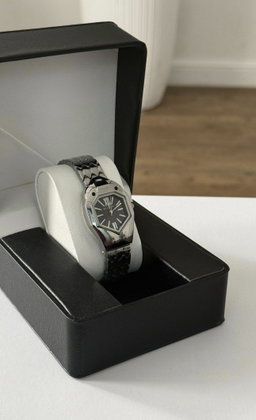 ساعة بولغاري نسائية فضية بمينا أسود – شاملة العلبة