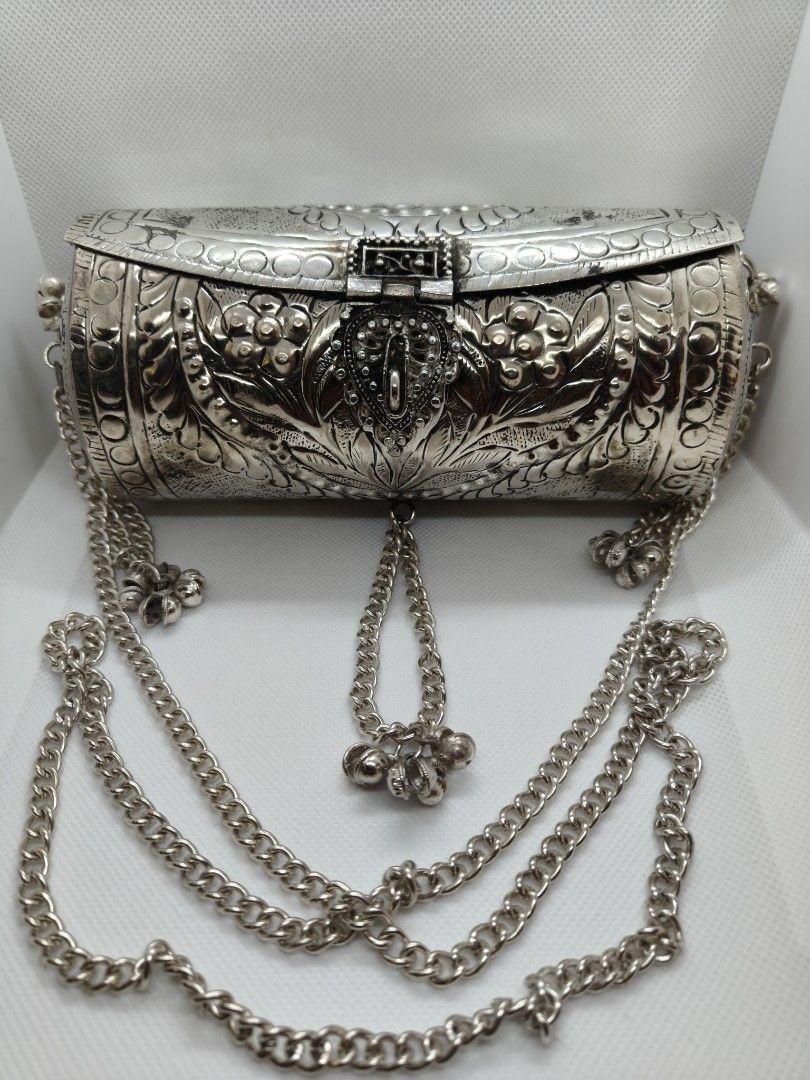 Jhumki oxidized bag with chain strap