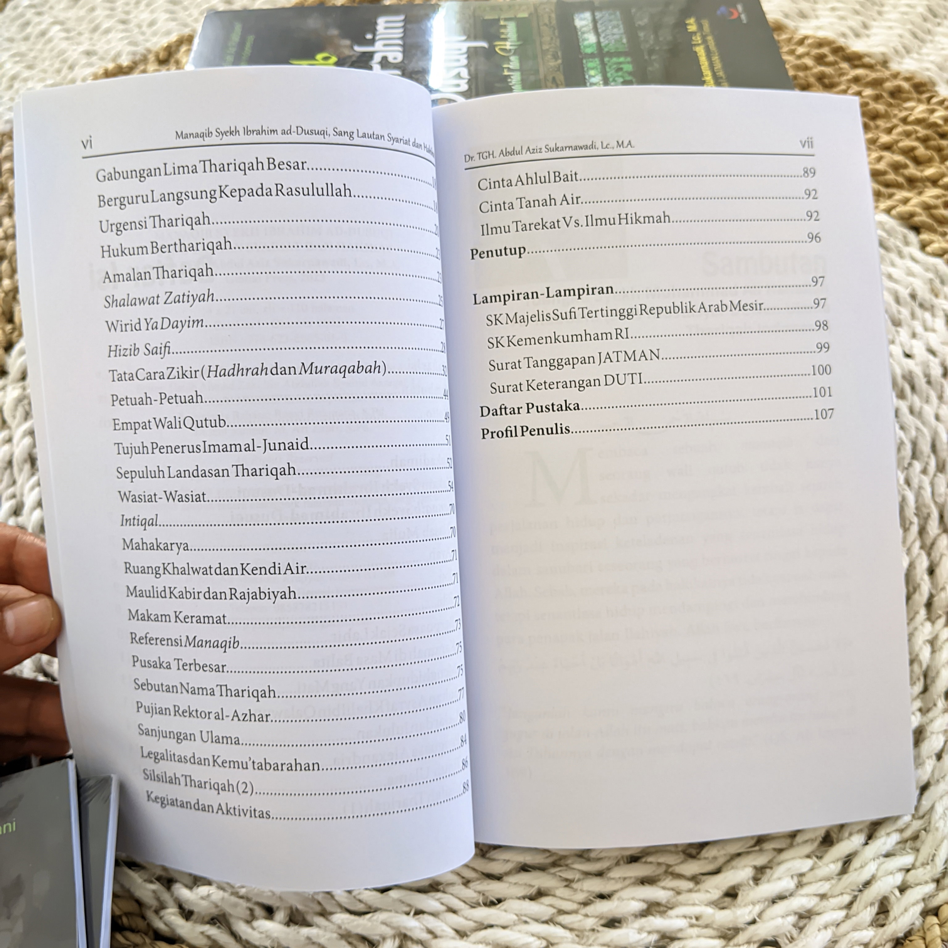 Buku Manaqib Syekh Ibrahim ad-Dusuqi, Sang Lautan Syari'at dan Hakikat_2