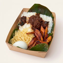 Plain rice and zongo stew. Medium pack