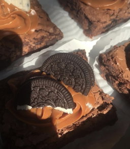 Brownies with toppings