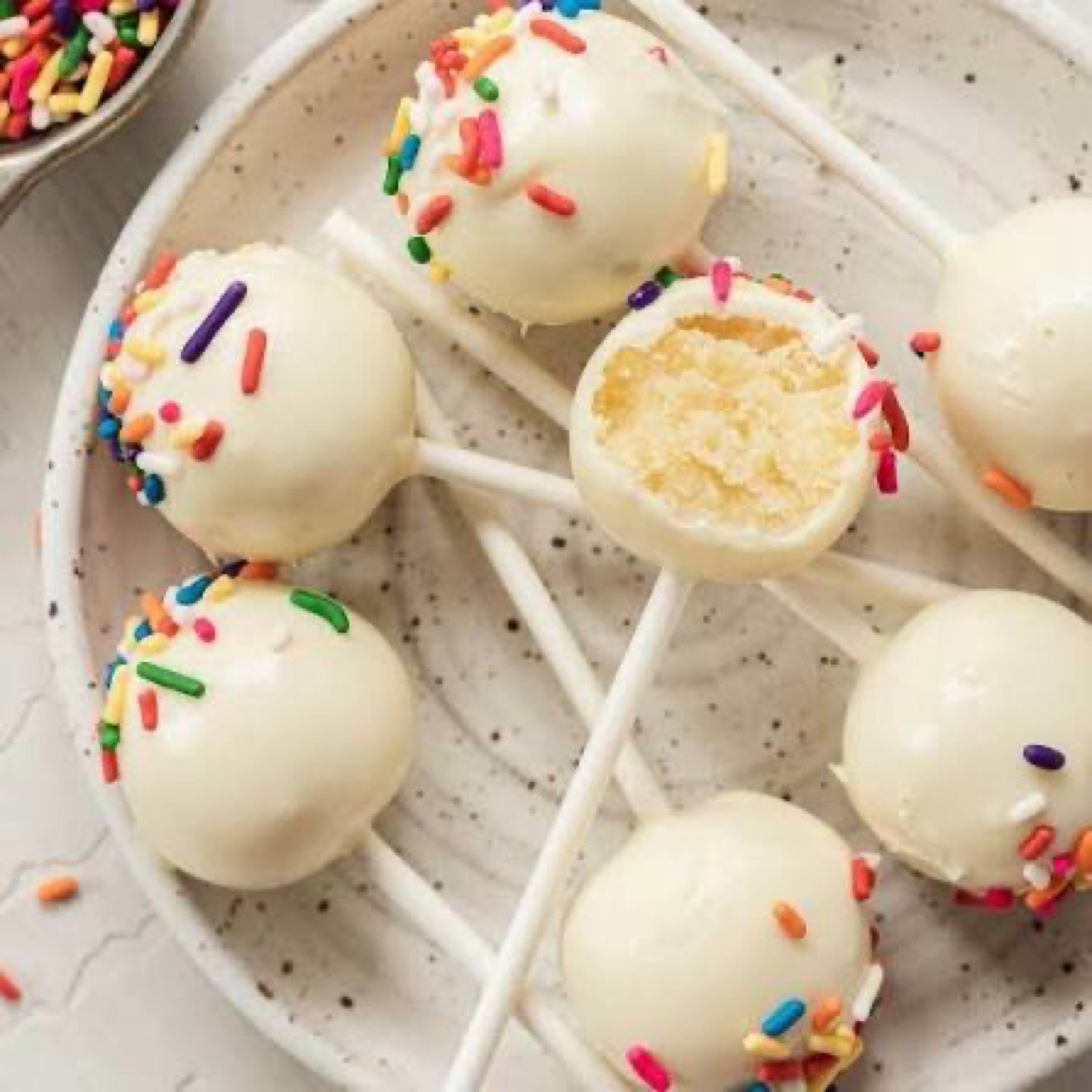 Vanilla Cake Pop🤍