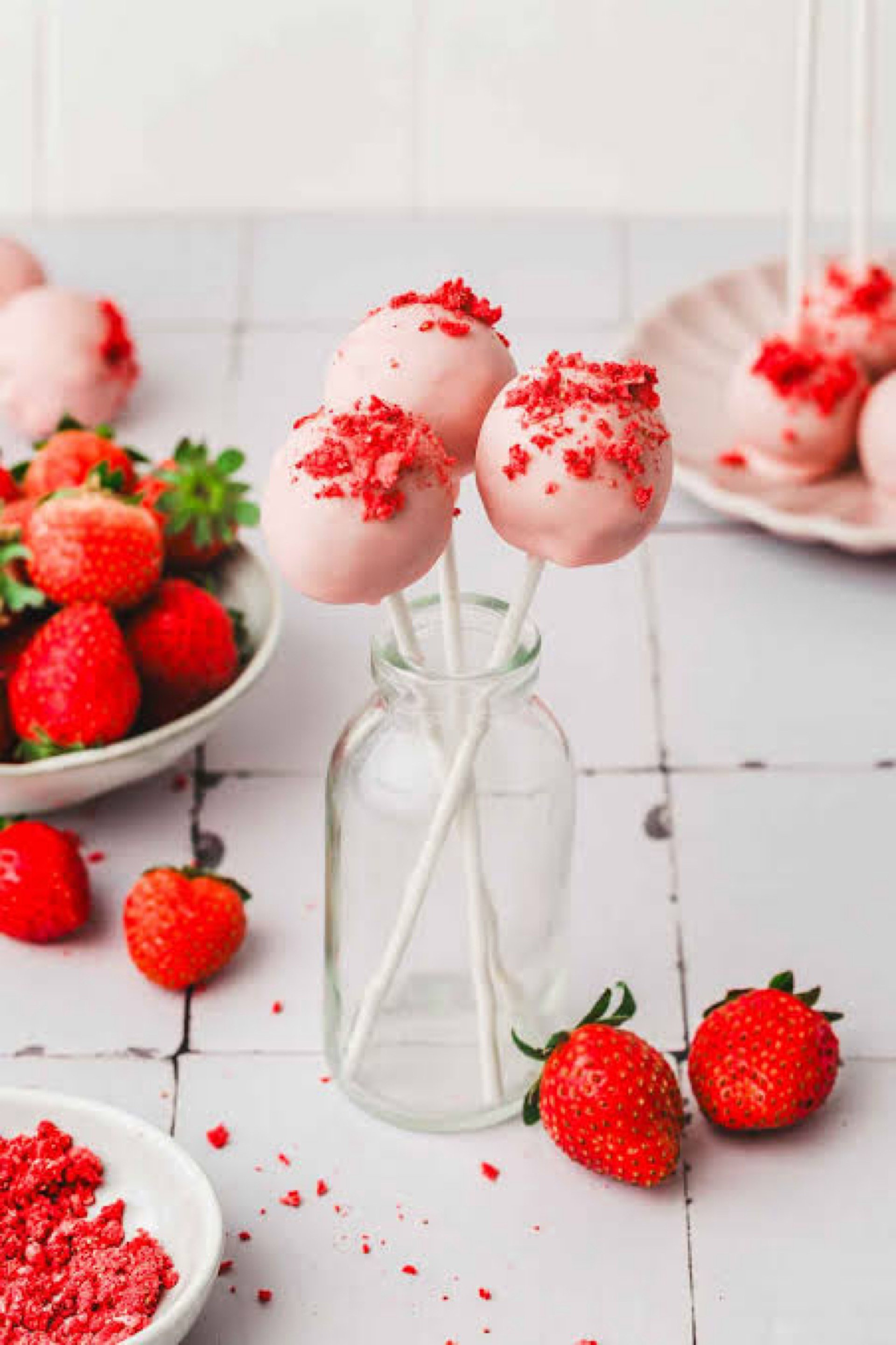 Strawberry Shortcake Cake Pop🩷