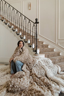 lola blankets