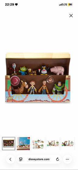 disney store - set