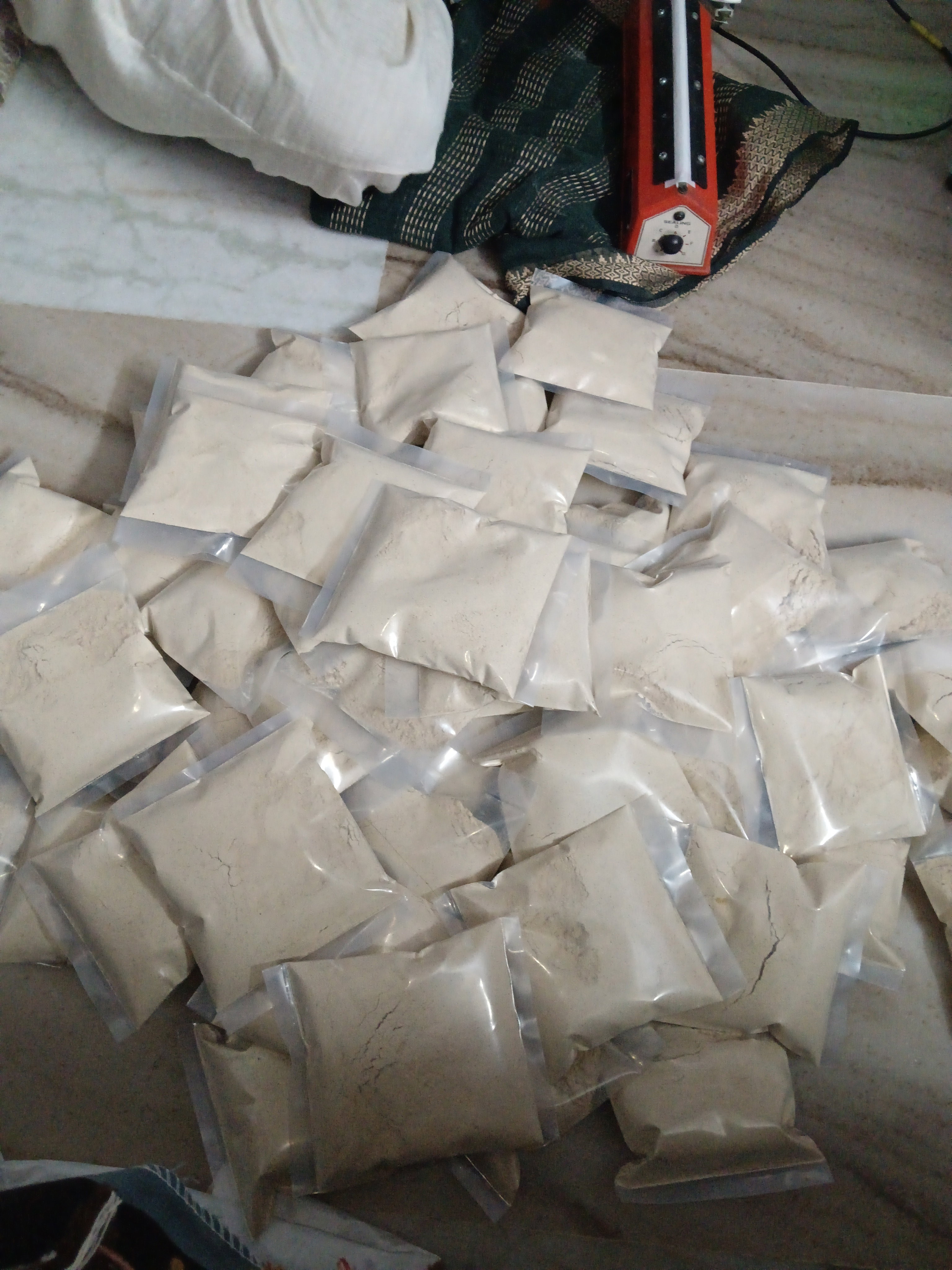 Sunni pendi powder